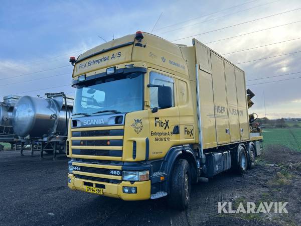 Lastbil med spulestation & kran Scania 460 6x2