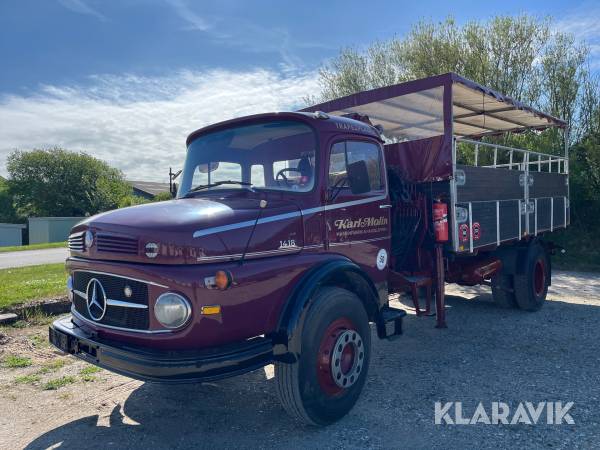 Veteranlastbil Mercedes 1418 med kran