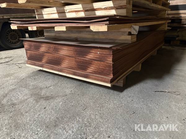 Masonit plader cirka 80 styk