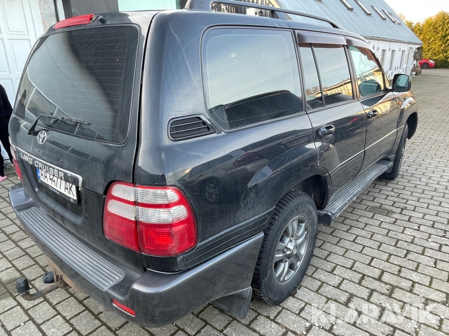 Toyota Land Cruiser V8