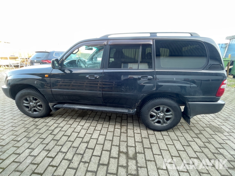 Toyota Land Cruiser V8