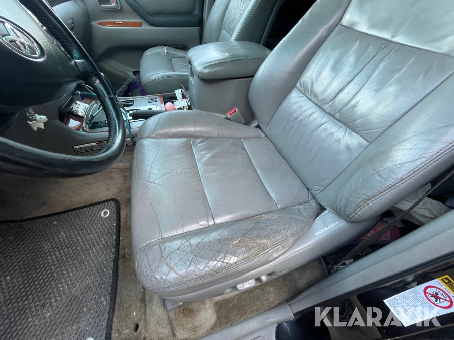 Toyota Land Cruiser V8