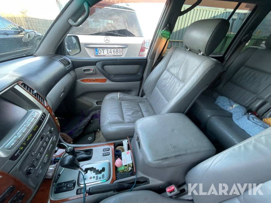 Toyota Land Cruiser V8