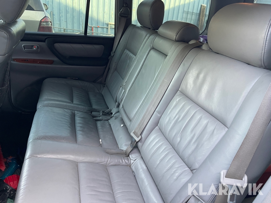 Toyota Land Cruiser V8