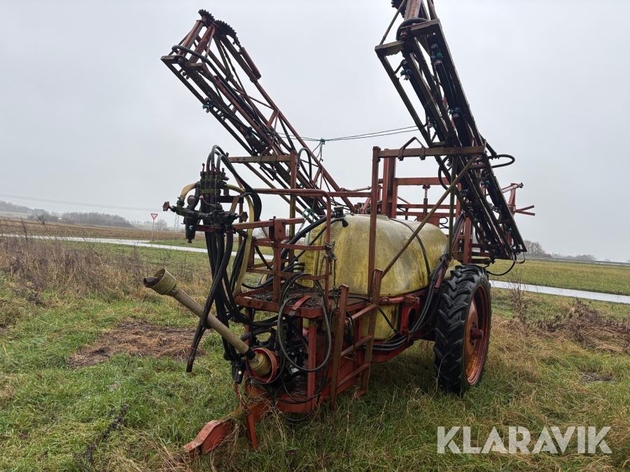 Marksprøjte Hardi 1800L -16 meter bom