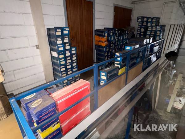 Assorterede fjedre og bremsebakker - stort restparti