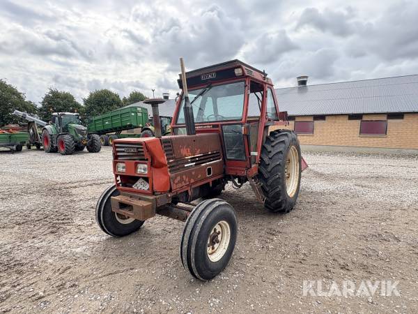 Traktor Fiat 880