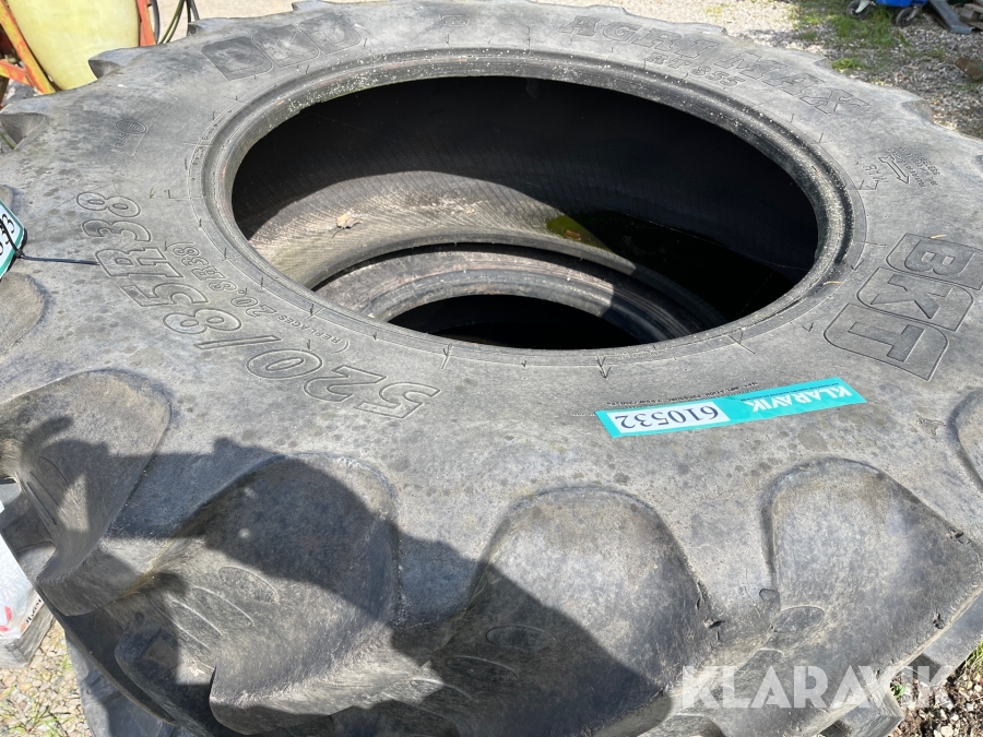 Dæk 520/85 38 defekt BKT 520/85 R 38