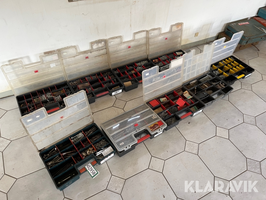 Sorteringskasser med indhold 9 stk