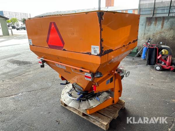 Saltspreder RAUCH AXEO 18.1  900 liter.