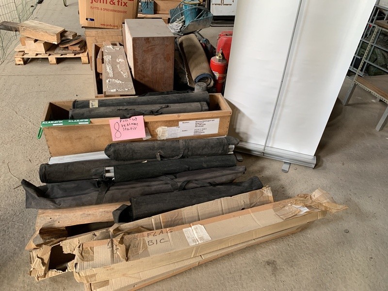 Roll up stativ og Beach flag