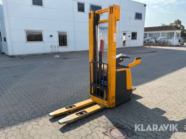 El stabler Jungheinrich ERC 214