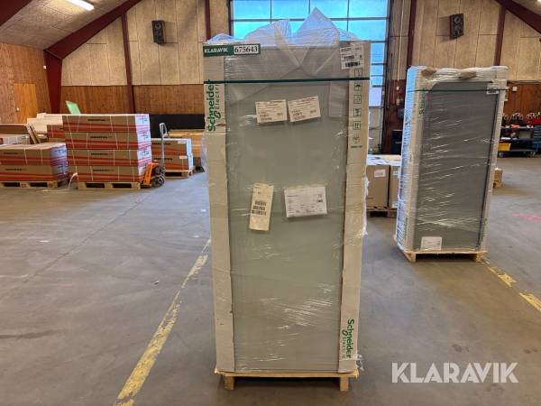 Gulvskab Schneider Electric NSYSM18840P