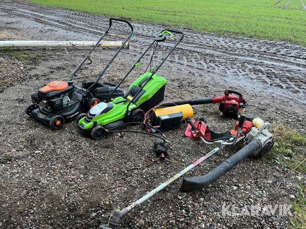 Diverse maskiner og haveredskaber