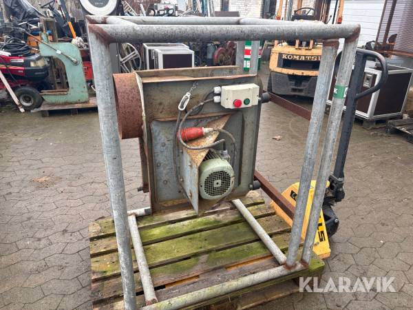 Friskluftsblæser monteret på stativ