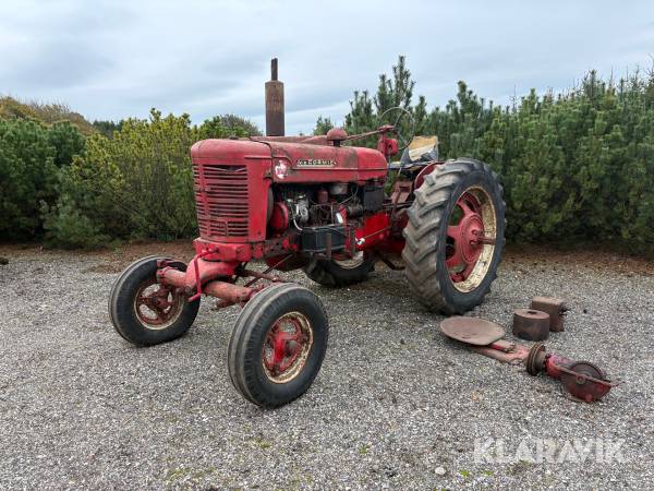 Traktor Mc Cormick international Super BMD