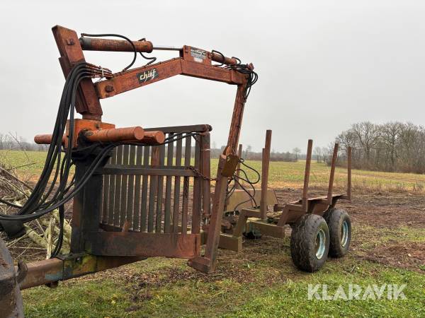 Skovtrailer med kran