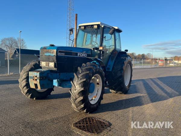 Traktor Ford 8340