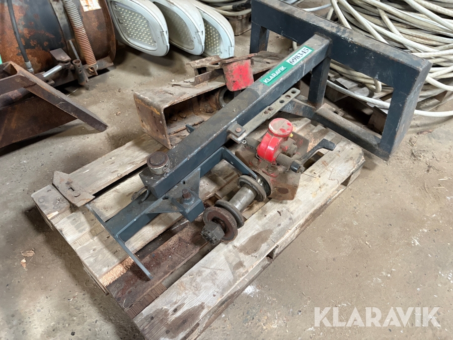 Lot: beslag og lastbiltræk