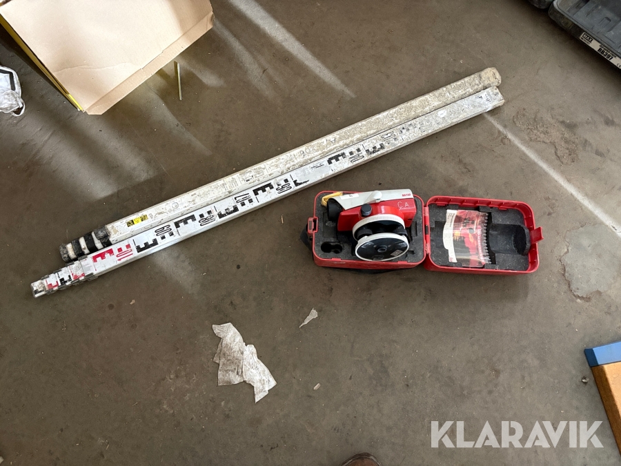 Nivelleringsapparat Leica NA720 med stadier