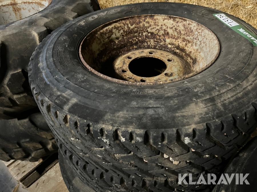 Dæk med fælg Toyo 285/70R19.5 4 styk 