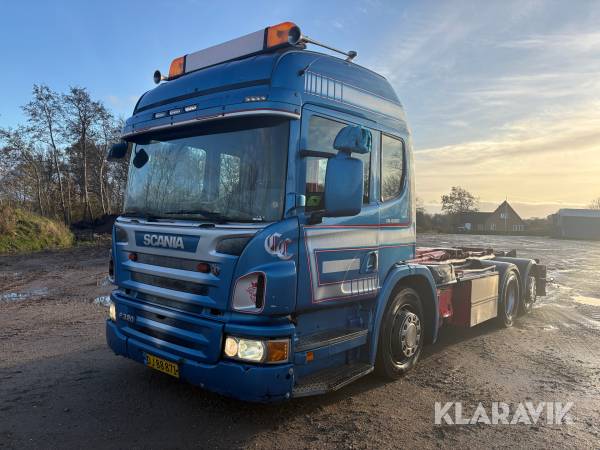 Lastbil Scania P320 - med kroghejs
