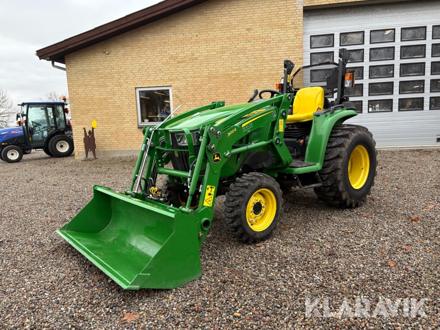 Traktor med frontlæsser John Deere 3025E