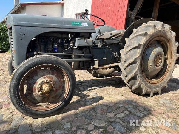 Traktor Ferguson