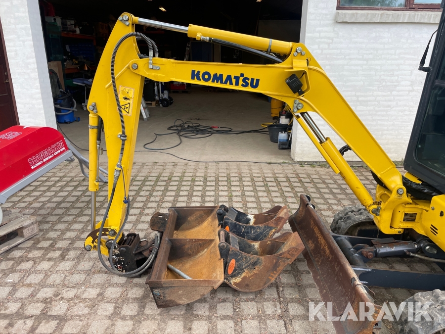 Minigraver Komatsu PC16R med skovle