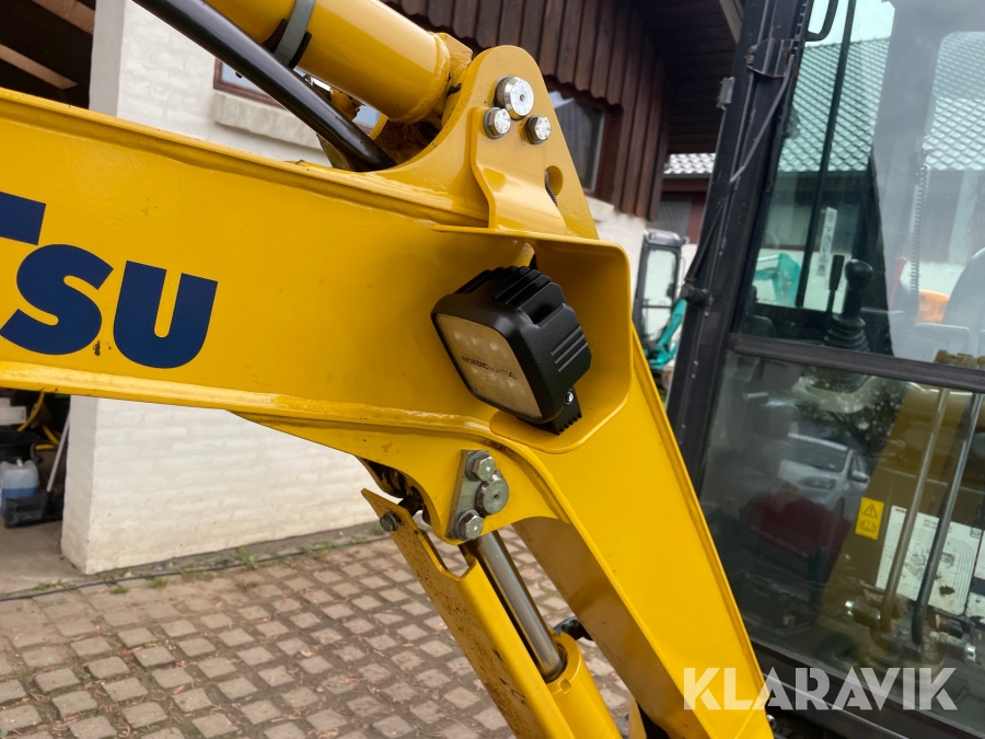 Minigraver Komatsu PC16R med skovle
