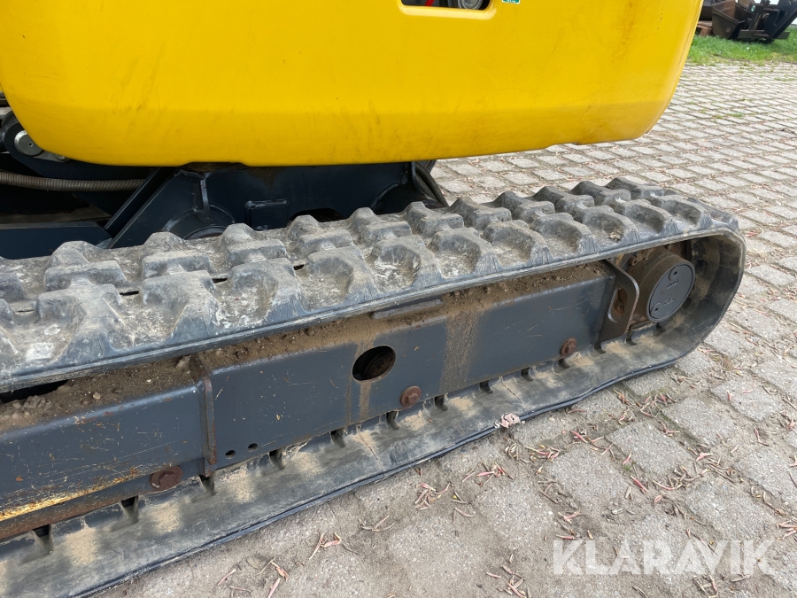 Minigraver Komatsu PC16R med skovle