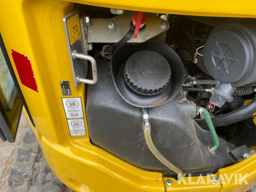 Minigraver Komatsu PC16R med skovle