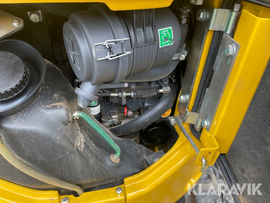 Minigraver Komatsu PC16R med skovle