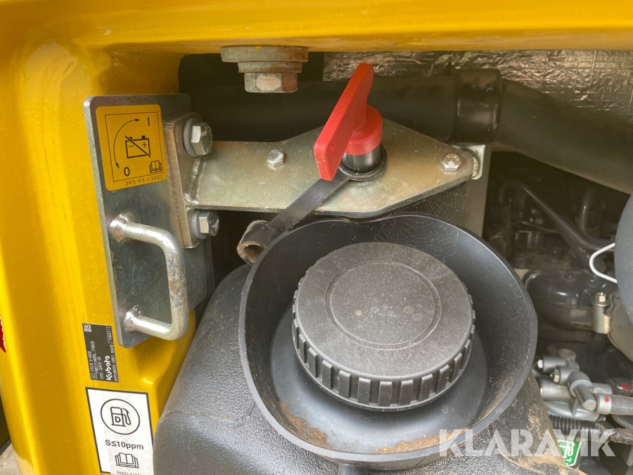 Minigraver Komatsu PC16R med skovle