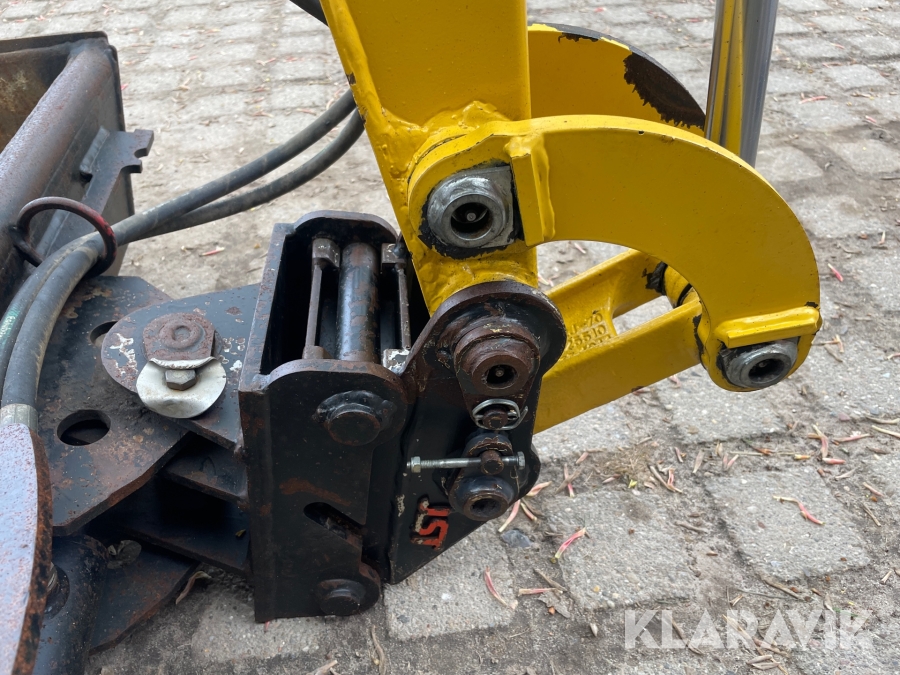 Minigraver Komatsu PC16R med skovle
