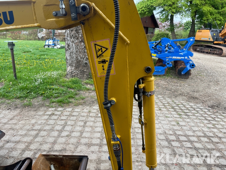 Minigraver Komatsu PC16R med skovle