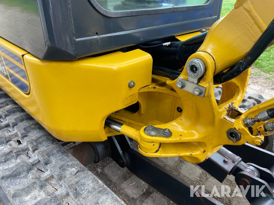 Minigraver Komatsu PC16R med skovle