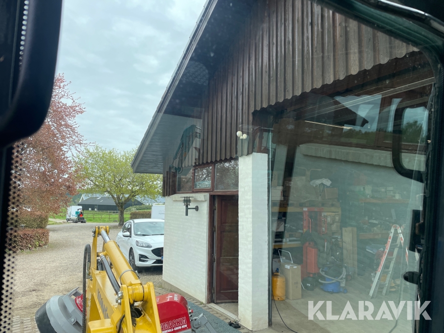 Minigraver Komatsu PC16R med skovle