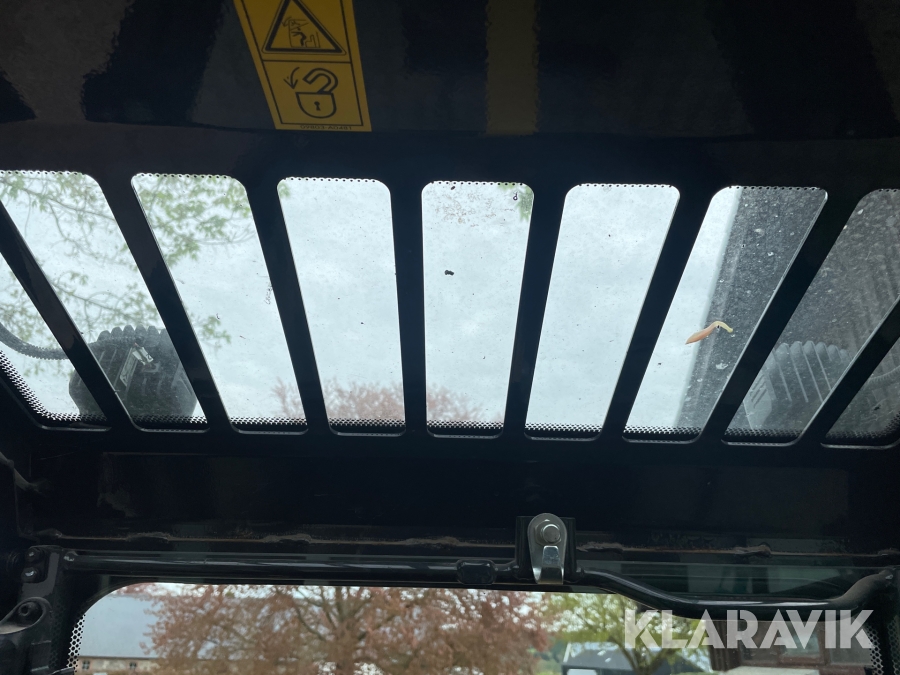 Minigraver Komatsu PC16R med skovle