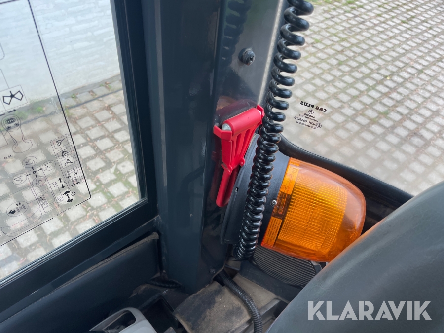 Minigraver Komatsu PC16R med skovle