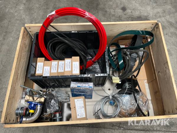 Lot - fittings, rør, remme, trykknapper