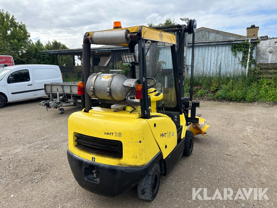 Gas truck HMT G1633