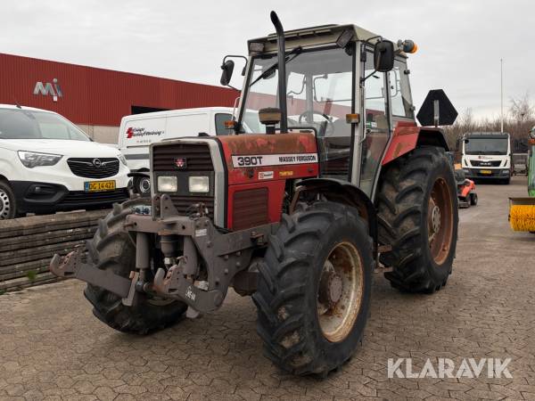 Traktor Massey Ferguson 390T