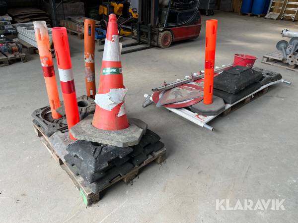 Soldater, skilte og hegn - 2 paller