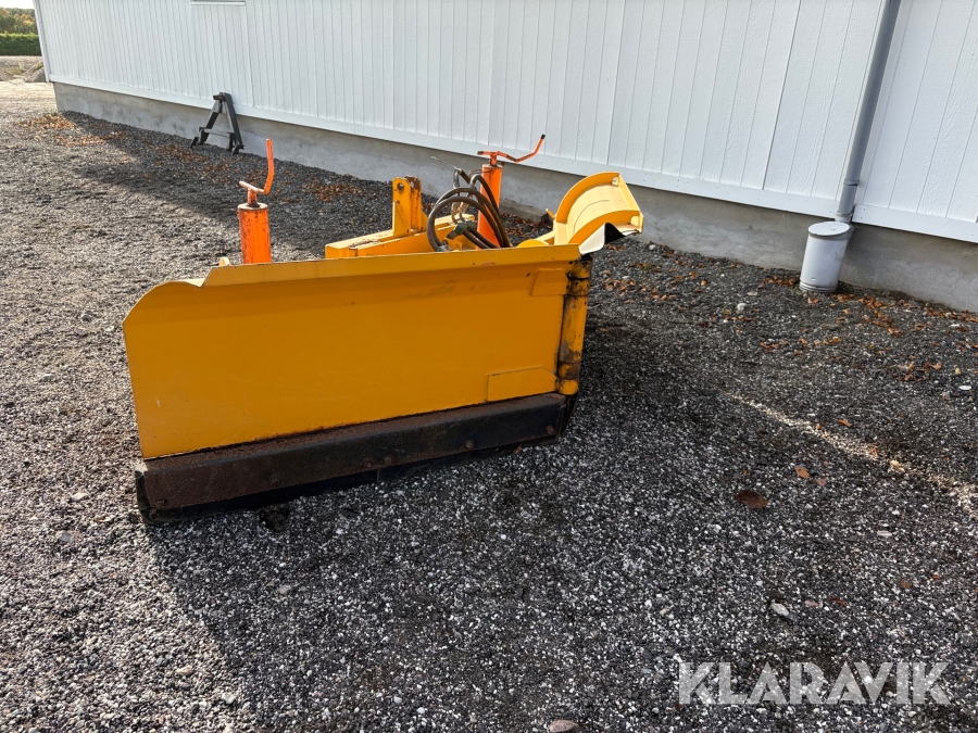 PRONAR PLV 300 V-plov Pronar PLV 300