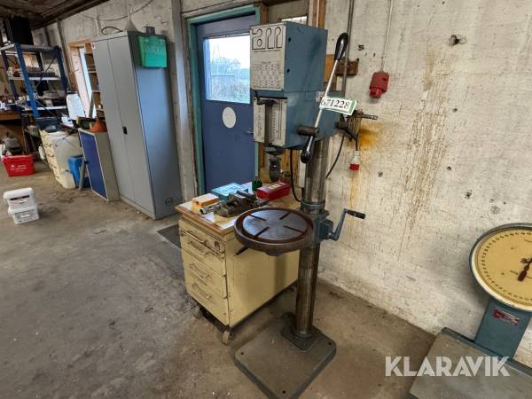 Såjleborremaskine AB Arboga Maskiner A 2508 med værktøjsskab og tilbehør