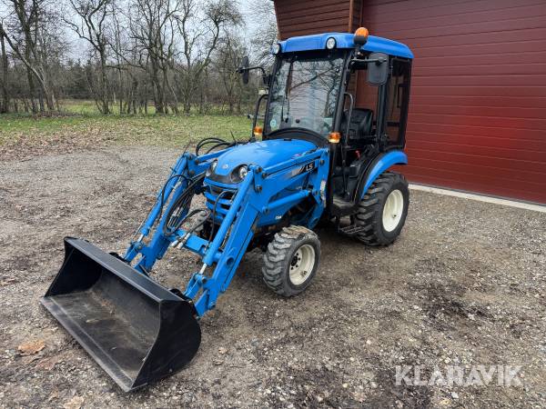 Traktor LS J27 med frontlæsser