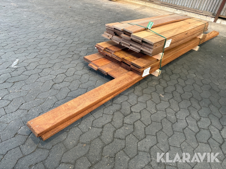 Blandet lot bradder hårdt træ