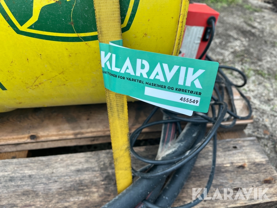 Tank med 12V pumpe 12V, Hjørring, Klaravik auktioner