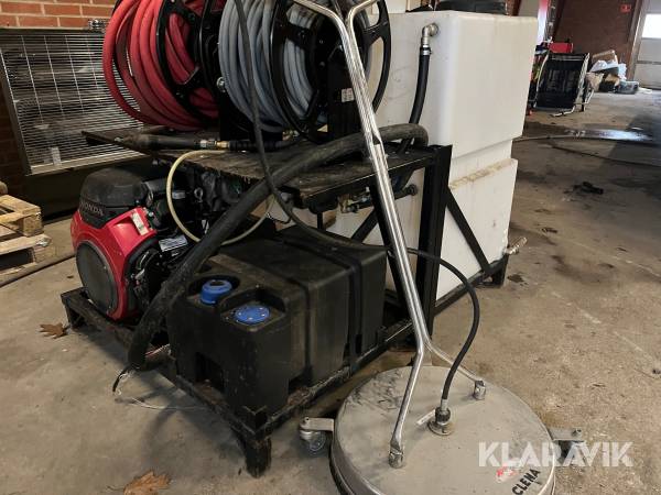 Højtryksrenser Clena KB270-27 med motor og tank på 500 liter